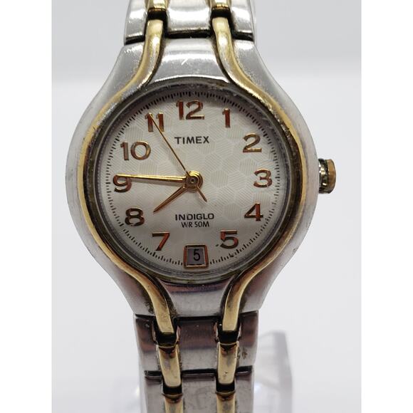 Timex Indiglo women\'s watch. Hexagon pattern on face. CR2118CELL, UV main image 4